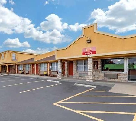 Econo Lodge 厄兰格 外观 照片